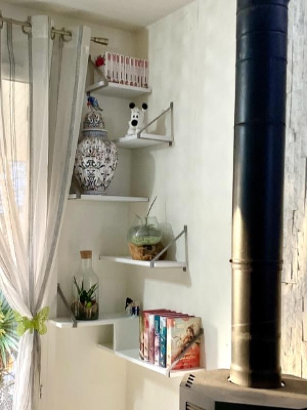 étagères murales d'angle en escalier